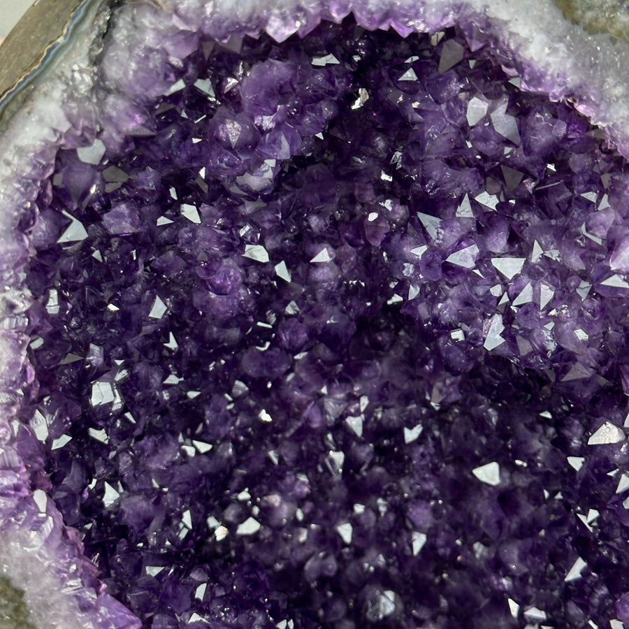 Amethyst-Geode XXL mit imposanter Kristallkammer, in exklusiver Premiumqualität