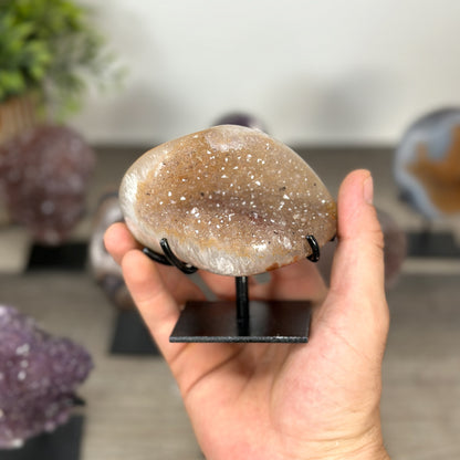 Kristallskulpturen-Set 9-teilig, mit einzigartiger Oberflächenstruktur und ausgewählter Mineralzusammenstellung