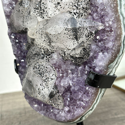 Amethyst-Kristall XL mit imposanter Kalzit-Auflage, in exklusiver Premiumqualität