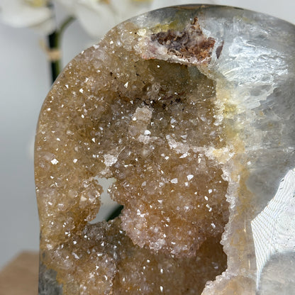 Zucker-Druzy-Kristallcluster gelb mit Quarzmatrix