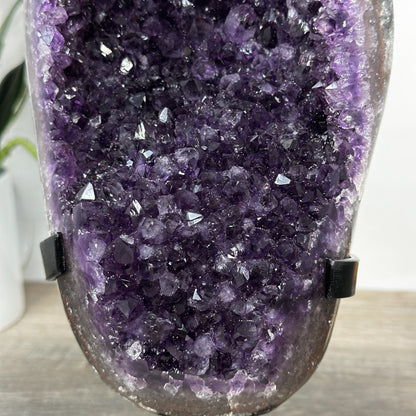 Amethyst-Geode groß mit klarer Kammerstruktur, in hochwertiger Naturqualität