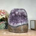 Amethyst-Kathedrale groß mit dicht gewachsener Kristallarchitektur