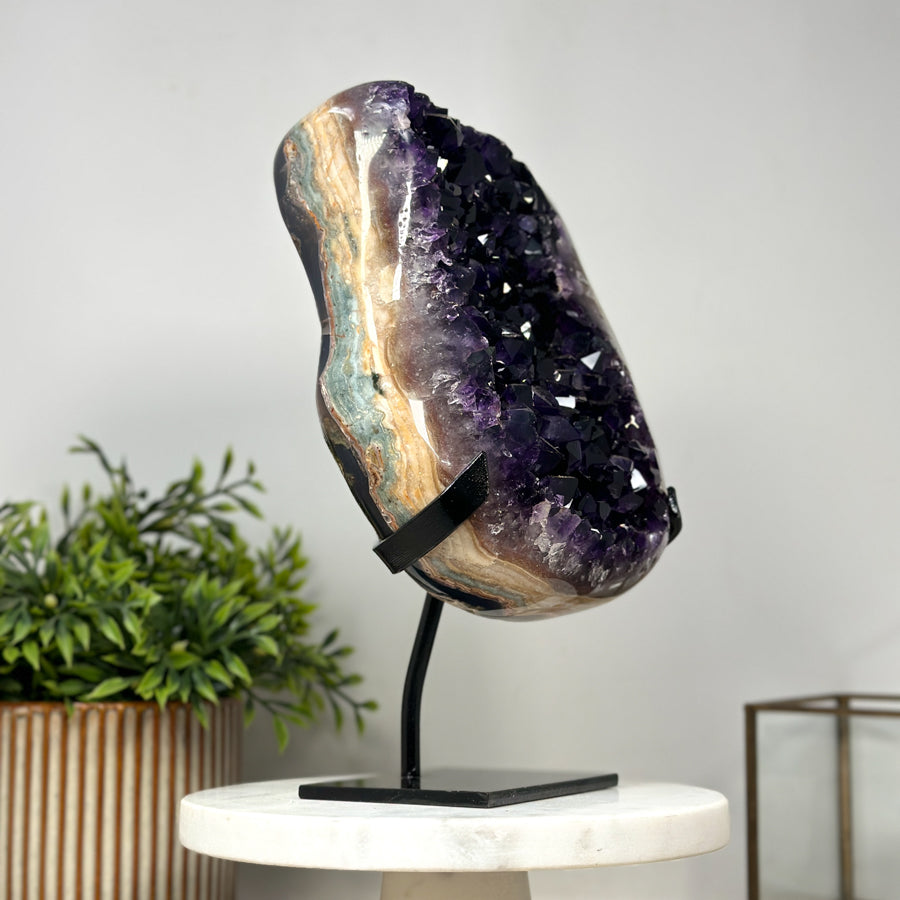 Amethyst mit gelbtoniger Jaspis-Matrix, in hochwertiger Naturqualität