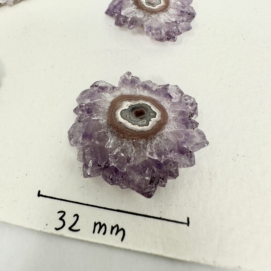 Amethyst-Stalaktiten-Scheiben mit konzentrischer Kristallstruktur