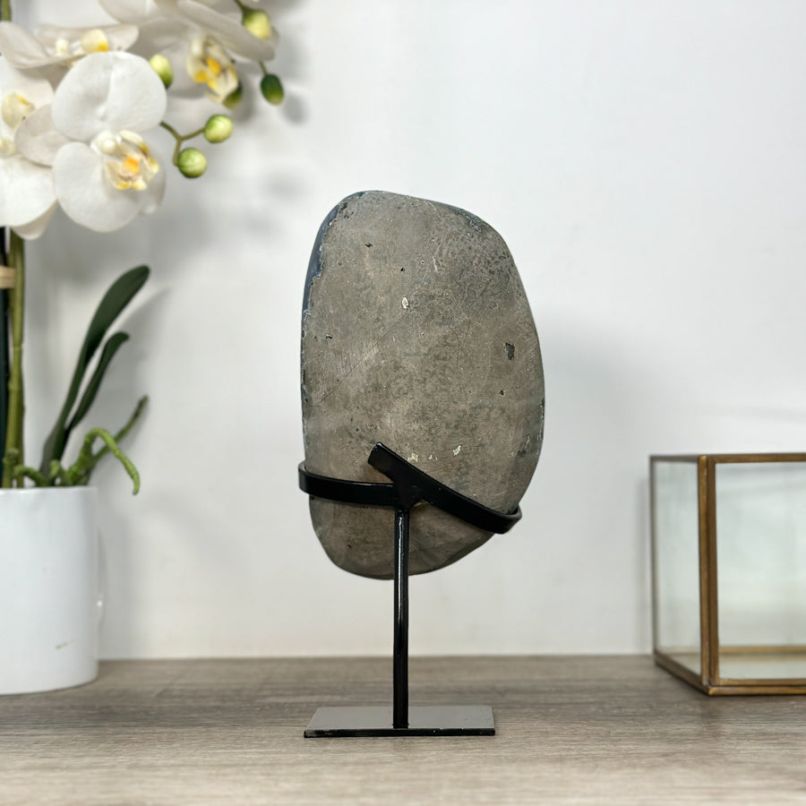Amethyst-Kristall mit blau gebänderter Achat-Matrix, in exklusiver Premiumqualität