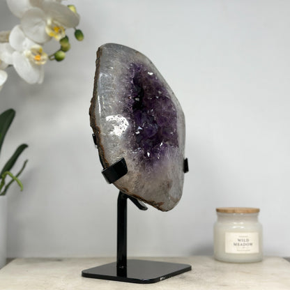 Amethyst-Quarz-Geode mit harmonischer Kristallverwachsung