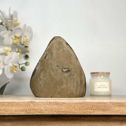 Amethyst-Kathedrale mit fein kristalliner Zuckerquarz-Struktur