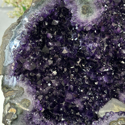 Amethyst-Geode XL mit monumentaler Innenöffnung, in exklusiver Premiumqualität
