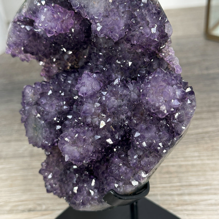 Amethyst-Cluster mit dicht besetzter Tropfsteinstruktur