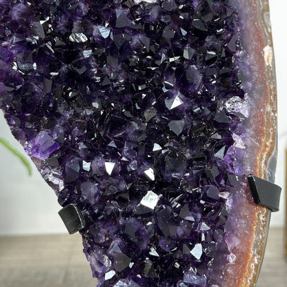 Amethyst-Cluster mit gebänderter Randstruktur, in ausgewählter Spitzenqualität