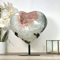 Quarz-Druzy-Herzskulptur groß mit fein funkelnder, kristallreicher Druzy-Oberfläche