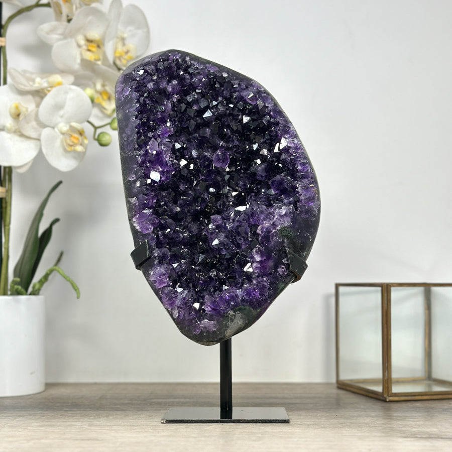 Amethyst-Exemplar mit natürlicher Kristallausprägung, in hochwertiger Naturqualität