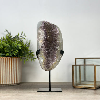 Amethyst-Quarz-Geode mit polierter Oberfläche