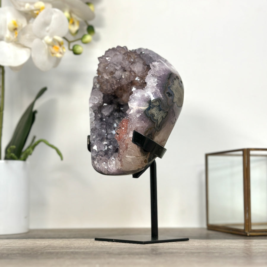 Amethyst-Kristallcluster mit zart rosigem, schimmerndem Glanz