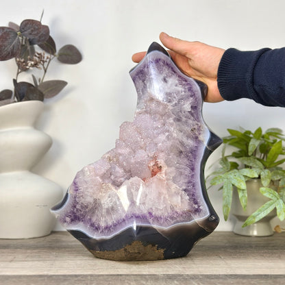 Zucker-Amethyst-Kathedrale groß mit Achat-Schale und fließender Form