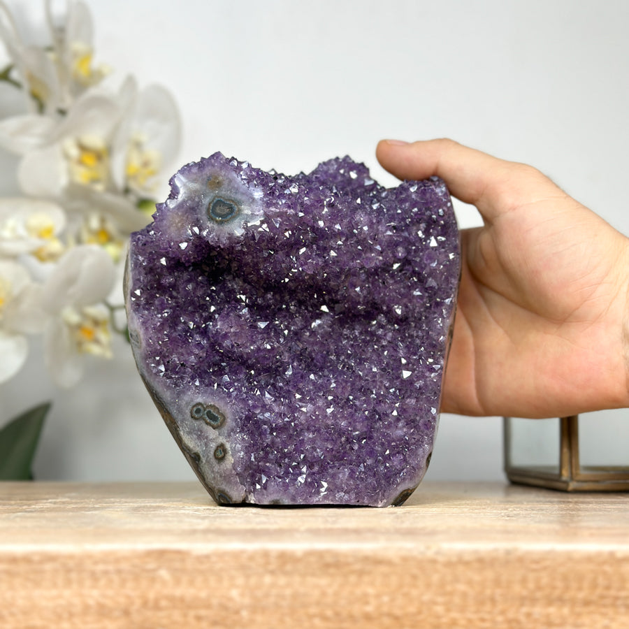 Amethyst-Cluster mit ausgeprägter, tropfsteinartiger Stalaktitenstruktur