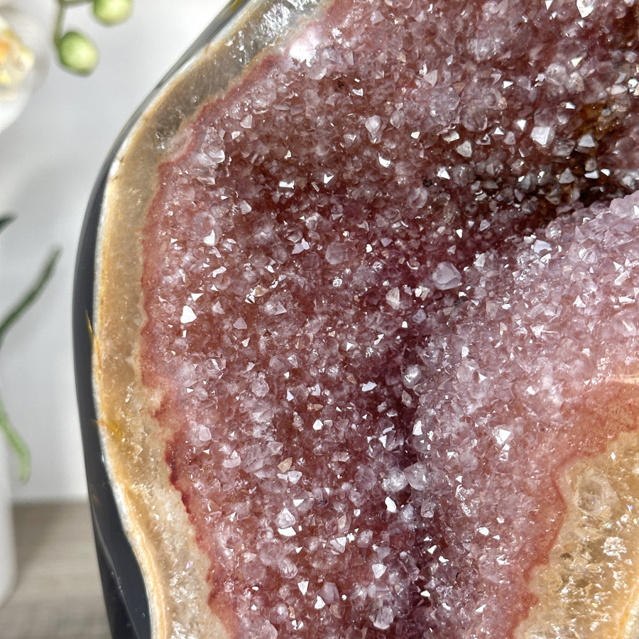 Roter Quarz mit außergewöhnlicher, augenartiger Stalaktitbildung, in exklusiver Premiumqualität