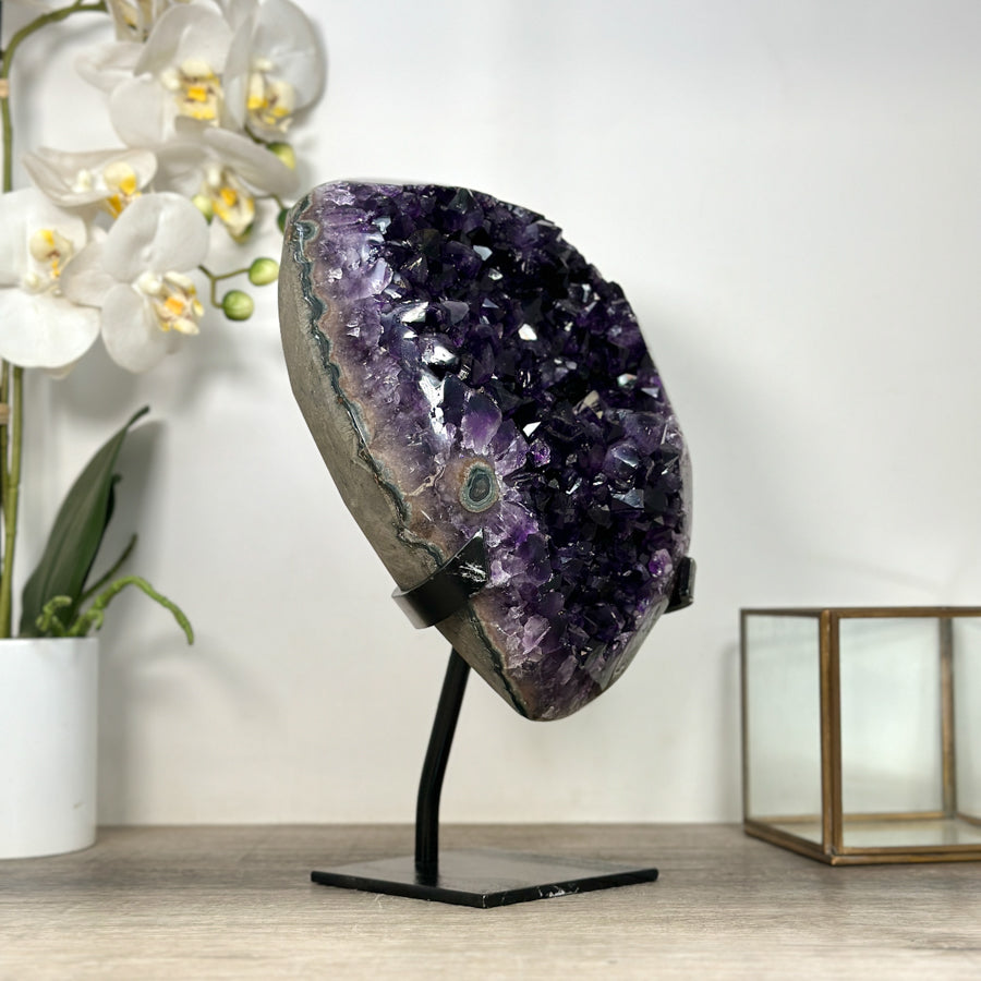 Amethyst-Exemplar XL mit massiv gewachsener Kristallstruktur, in ausgewählter Spitzenqualität