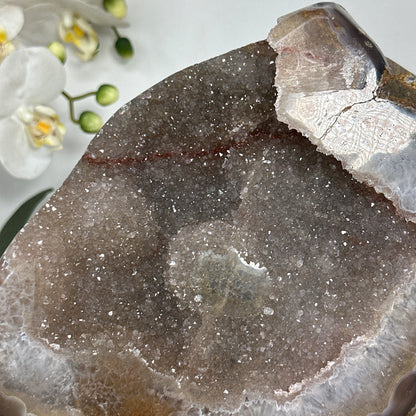 Gelbe Quarz-Geode mit warmer Farbnuance