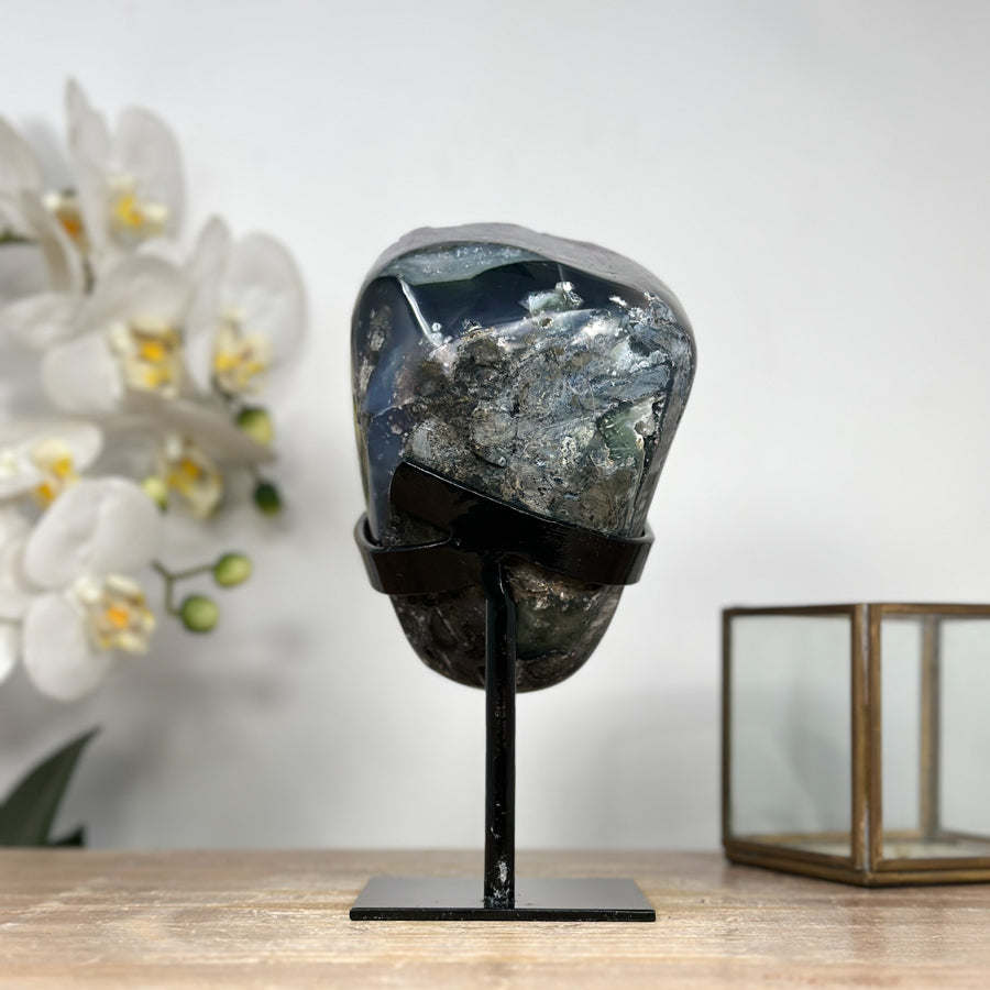 Amethyst-Kristallcluster mit großkristalliner, glänzender Oberfläche
