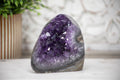 Amethyst-Druse mit dicht gewachsener, violetter Kristallstruktur