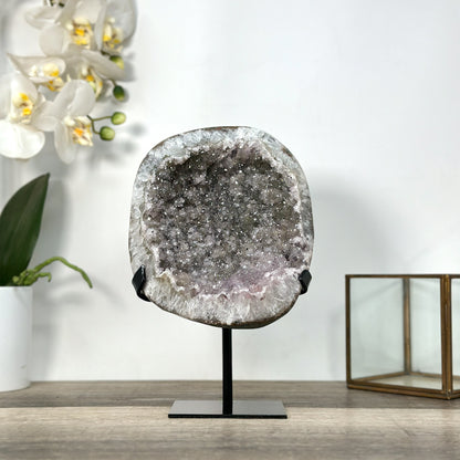 Quarz-Geode mit funkelnder Kristallstruktur