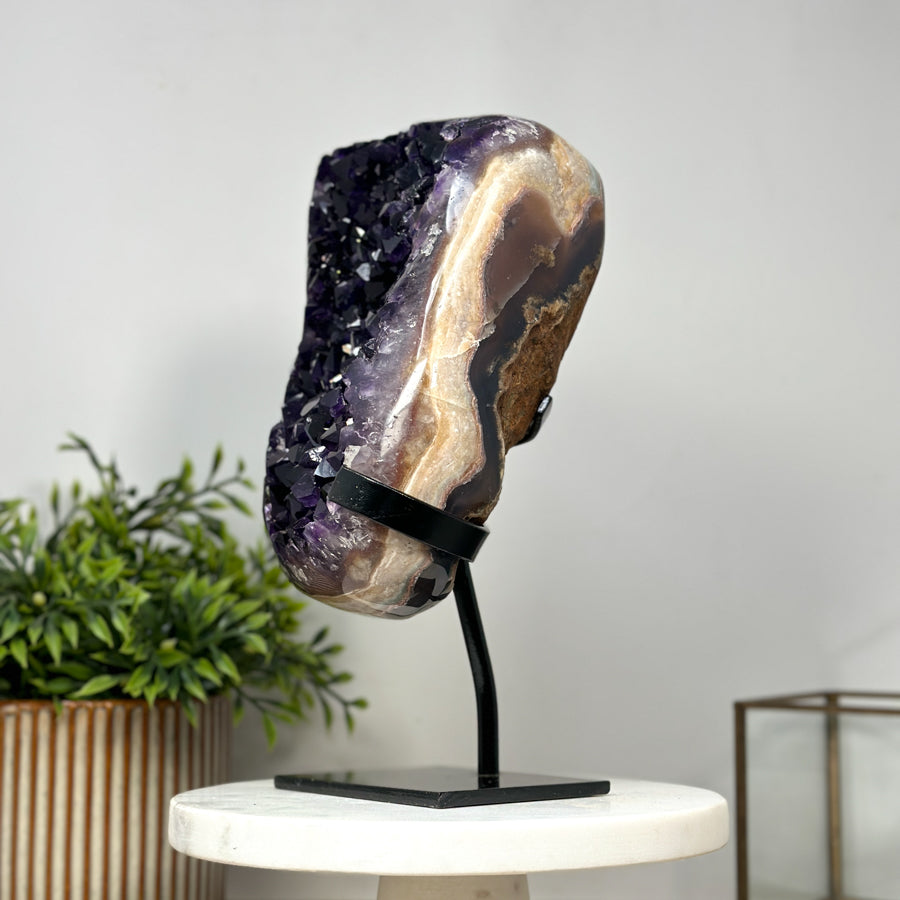 Amethyst mit gelbtoniger Jaspis-Matrix, in hochwertiger Naturqualität