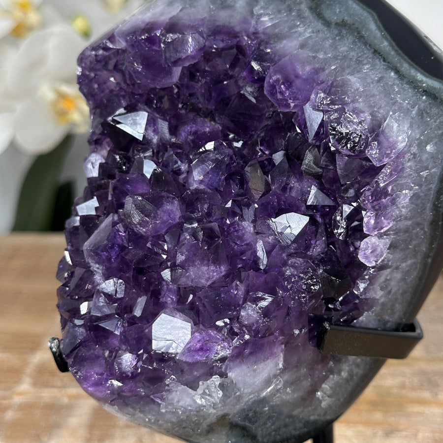Amethyst-Exemplar mit klarer Spitzenstruktur, in hochwertiger Naturqualität
