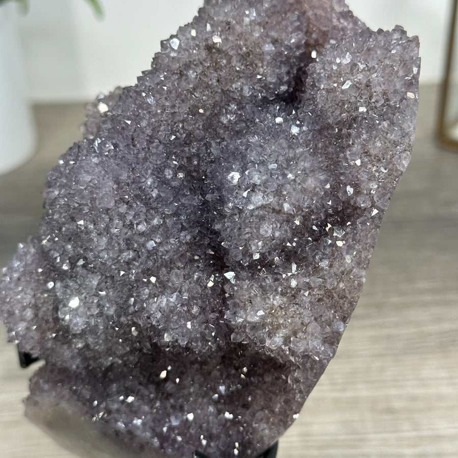 Amethyst-Stalaktiten-Cluster mit dicht gewachsener Tropfsteinbildung
