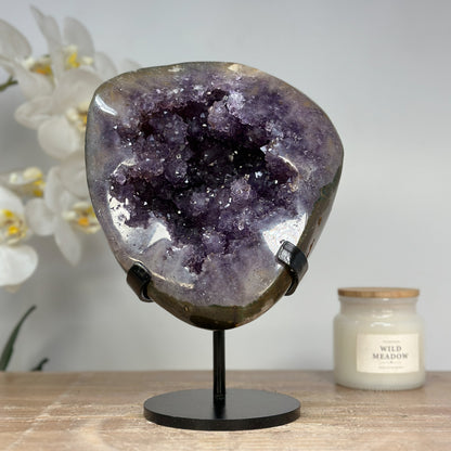 Amethyst-Geode mit beeindruckend dichter Stalaktitenstruktur
