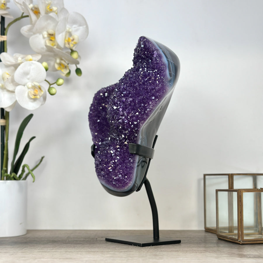 Amethyst-Cluster mit kontrastreicher, blauer Achat-Matrix, in ausgewählter Spitzenqualität