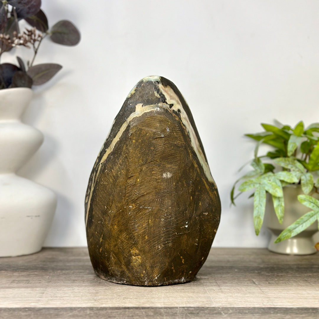Amethyst-Kathedrale groß mit einzigartiger grüner Jaspis-Schale