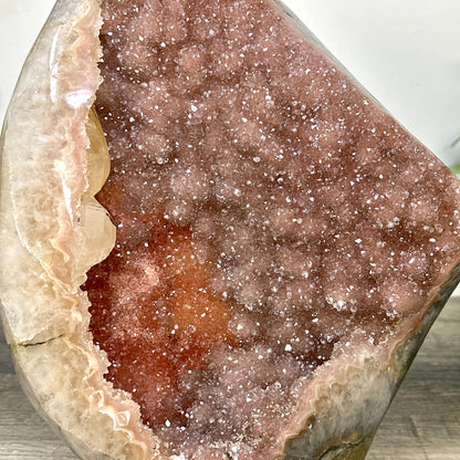 Pinkfarbener Amethyst Kathedrale massiv mit integrierter Calcitformation