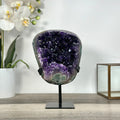 Amethyst-Cluster mit satt dunkelvioletter, kompakter Kristallstruktur