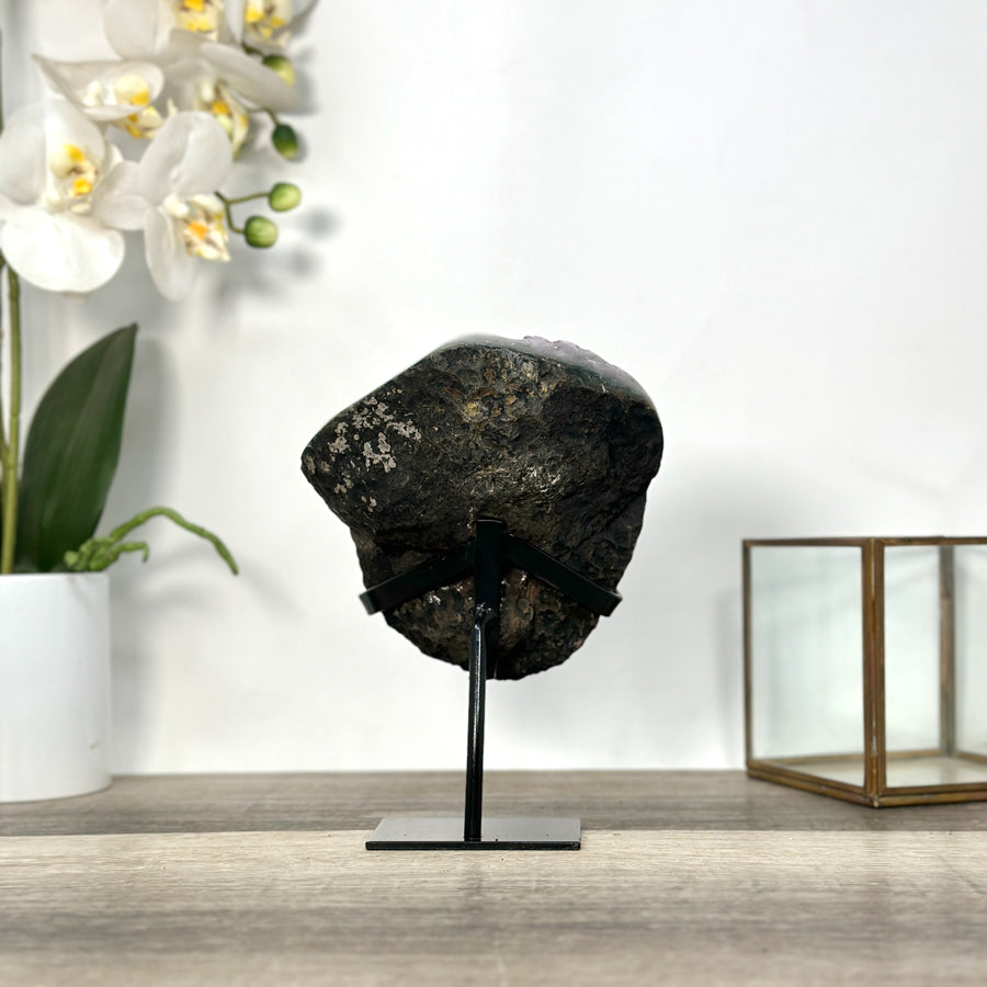 Amethyst-Cluster mit tiefvioletter, kompakter Kristallstruktur