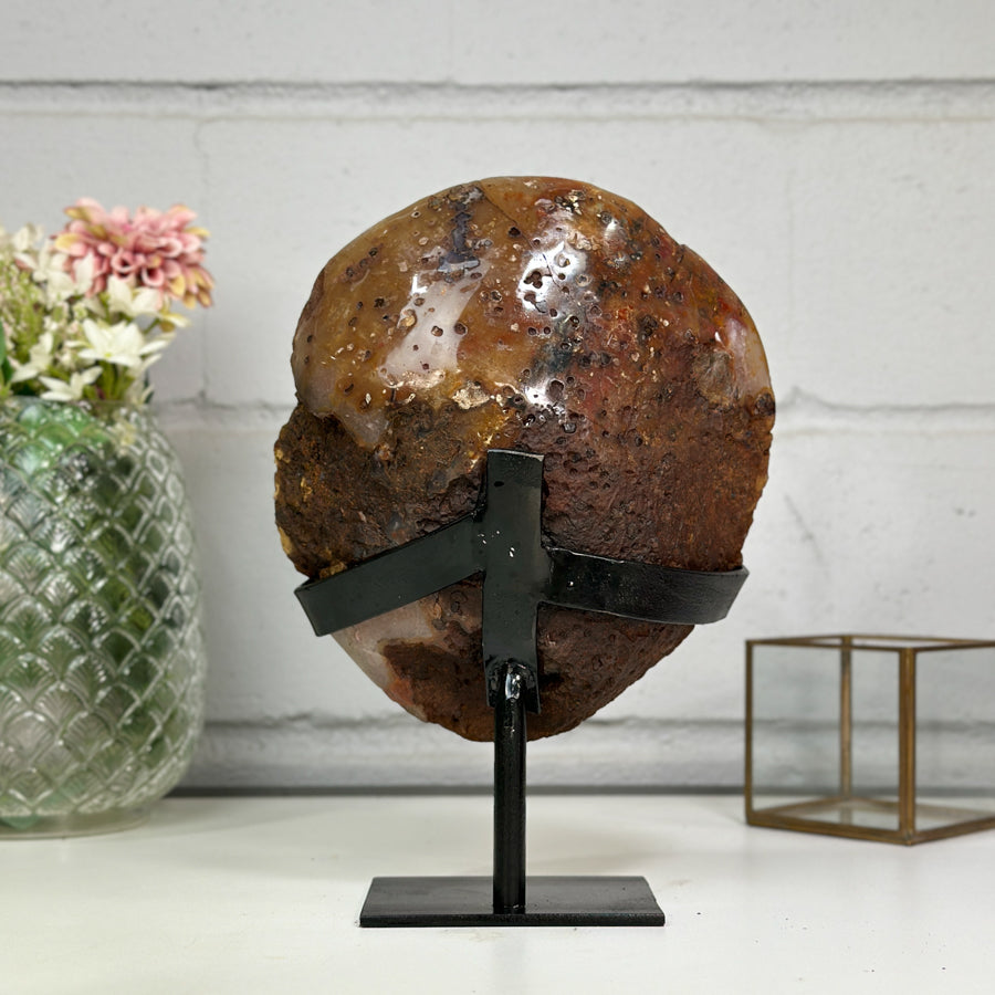 Amethyst-Geode groß mit mehrfarbig schimmernder Randstruktur