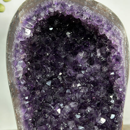 Amethyst-Geode groß mit klarer Kammerstruktur, in hochwertiger Naturqualität
