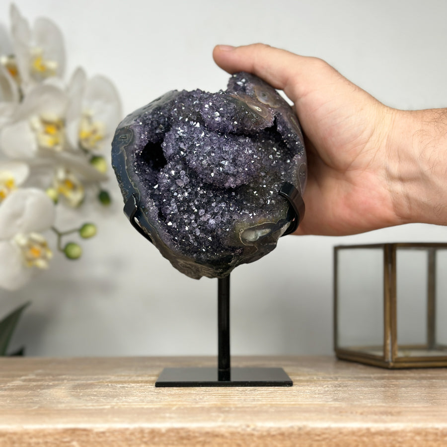 Galaxy-Amethyst-Exemplar mit fein schimmernder Stalaktitenstruktur
