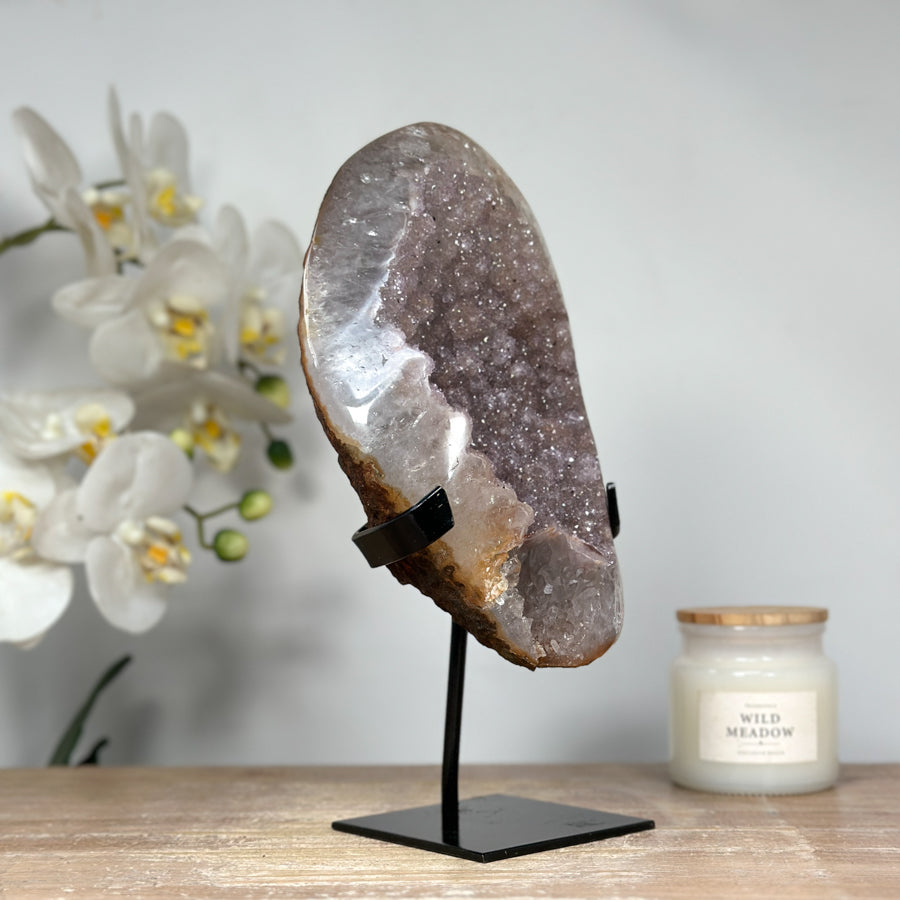 Rosa Zuckerquarz-Geode mit zart schimmernder Kristalloberfläche, in exklusiver Premiumqualität