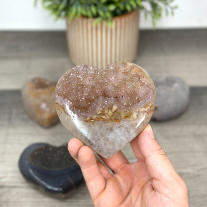 Mineralien-Herzset 4-teilig, mit lebendig schimmernder Natursteinfarbe