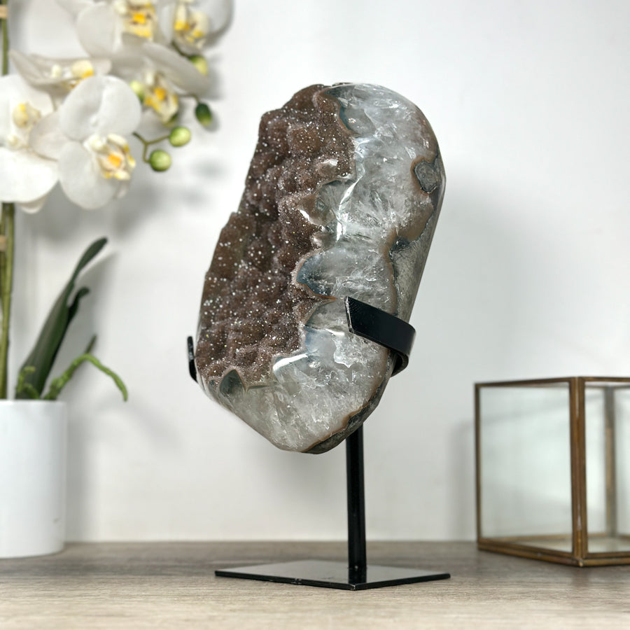 Zucker-Druzy-Kristall mit kompakter, funkelnder Oberfläche