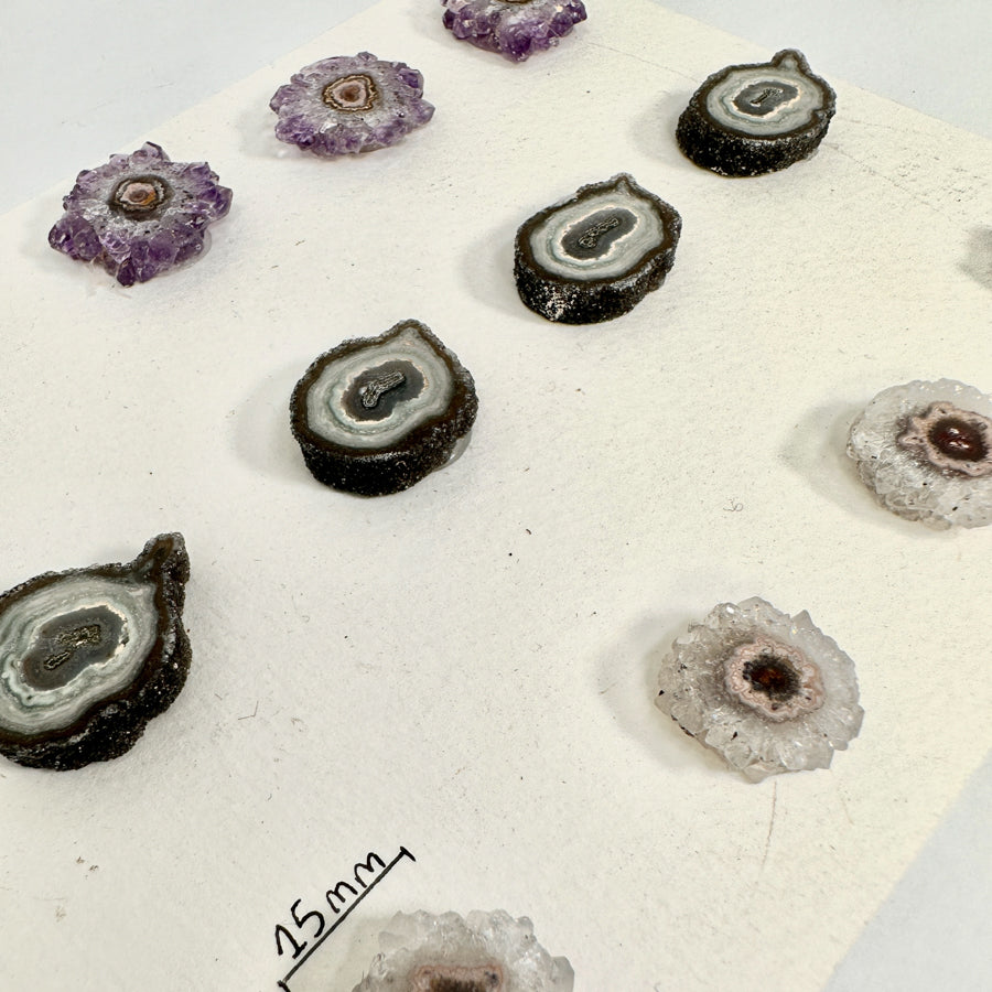 Amethyst-Jaspis-Quarz-Stalaktiten-Scheiben mit konzentrischer Mineralstruktur