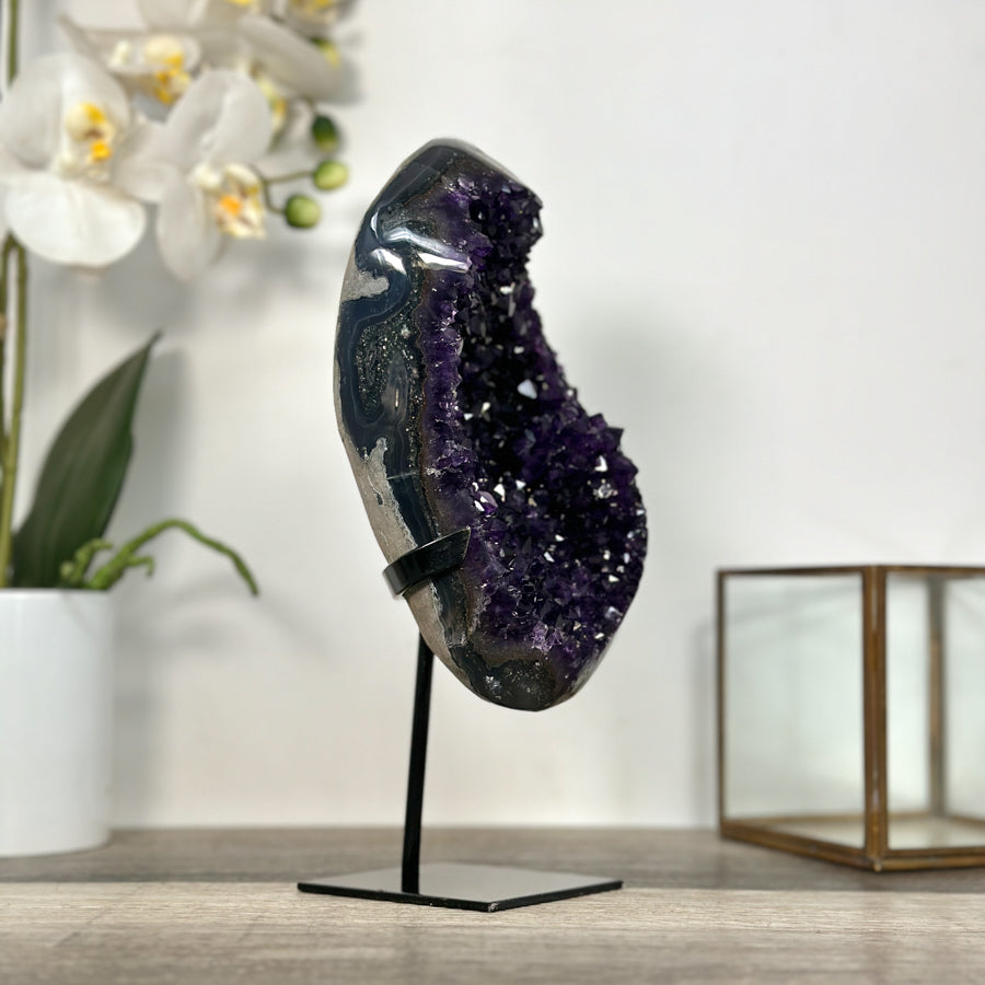 Amethyst-Kristallcluster mit samtiger, violetter Schattierung, in hochwertiger Naturqualität