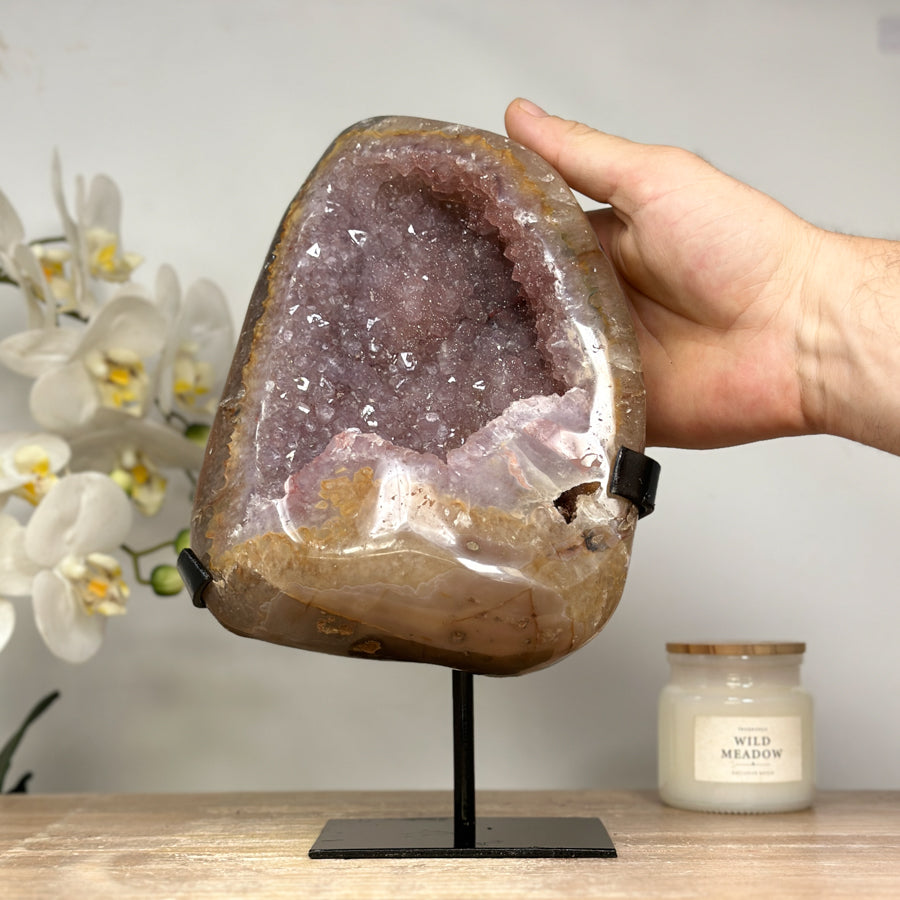 Amethyst-Geode mit wunderschöner, roséfarbener Zucker-Kristallstruktur