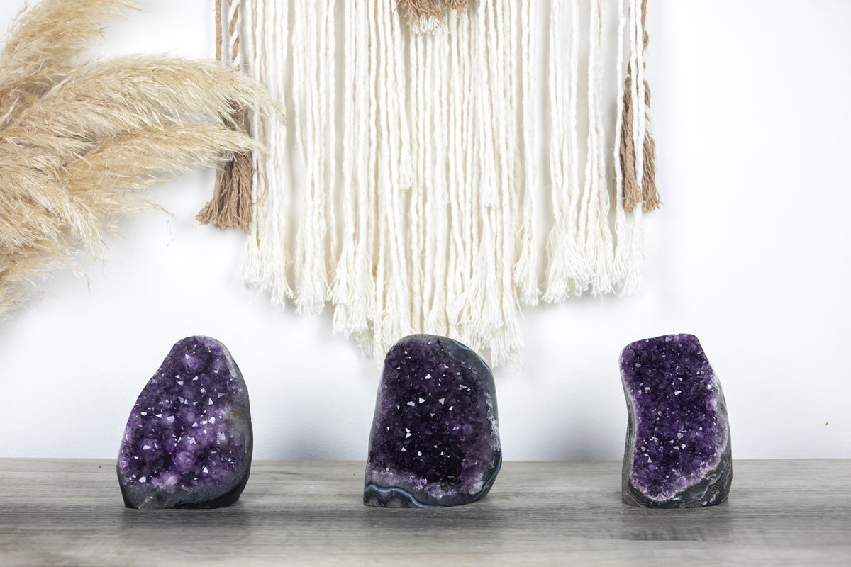 Amethyst-Kathedralen-Set mit imposanter Kristallarchitektur