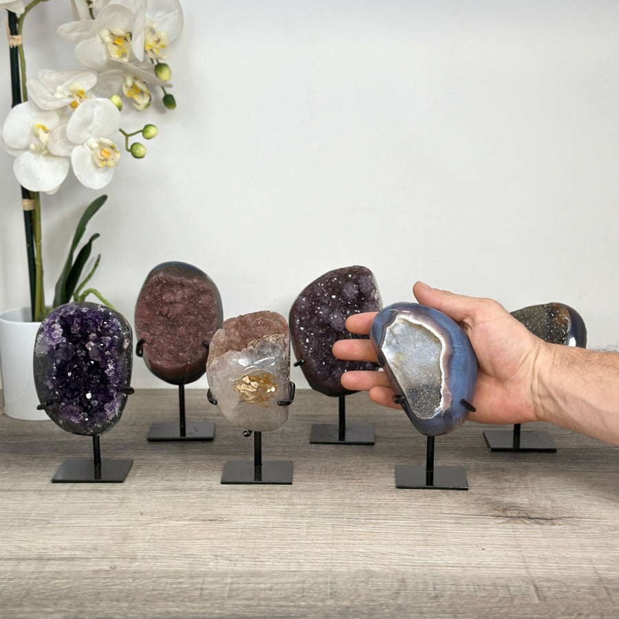 Kristallenskulpturen-Set 6-teilig, mit kristallklaren Mineralflächen und differenzierten Natursteinformationen