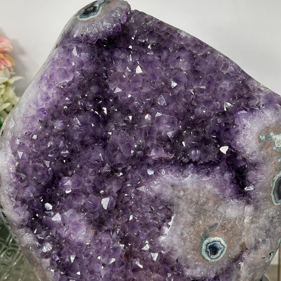 Amethyst-Cluster groß mit harmonisch schimmernder Kristallstruktur
