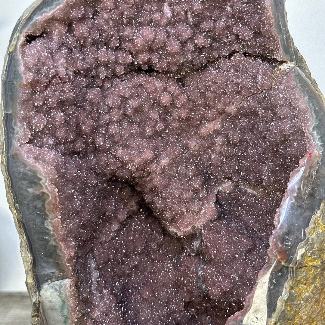 Pinkfarbene Amethyst-Kathedrale groß und massiv mit sanfter Farbtönung