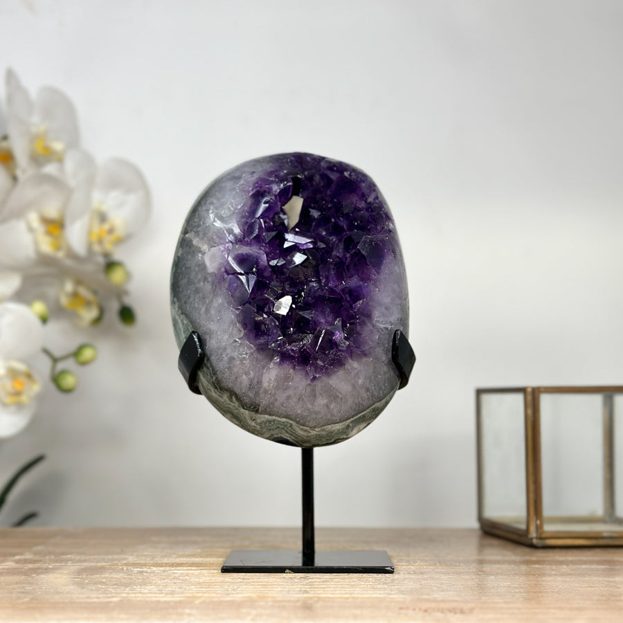 Amethyst-Quarz-Formation mit mehrschichtiger Kristallausprägung