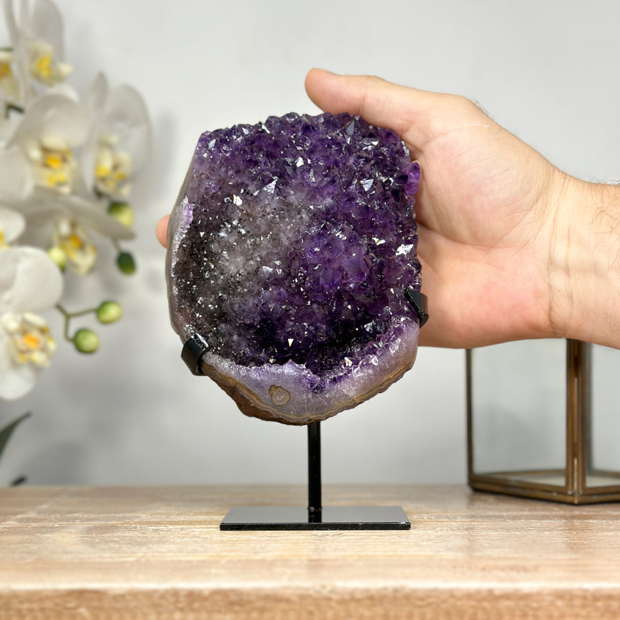 Amethyst-Kristallformation mit natürlicher Ausprägung, in hochwertiger Naturqualität